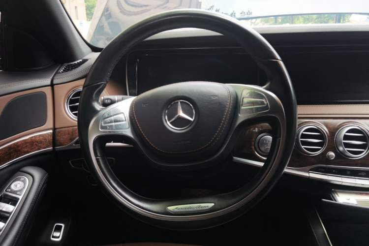 Used Mercedes-Benz S-Class 2014 S 320 L Business Model Steering Wheel
