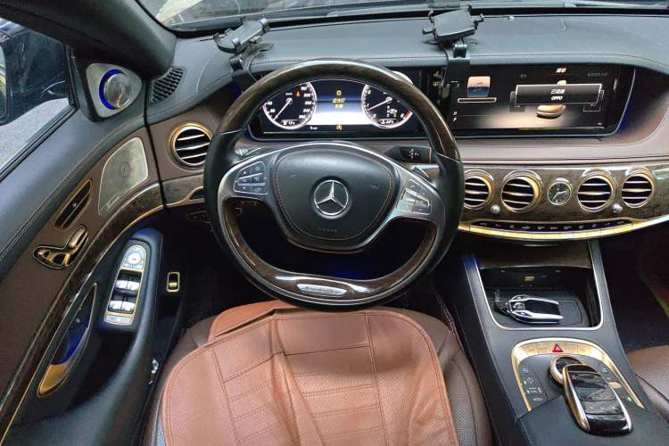 Used Mercedes-Benz S-Class 2014 S 320 L Business Model Steering Wheel