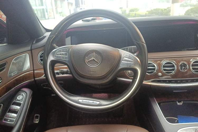 Used Mercedes-Benz S-Class 2014 S 320 L Luxury Model Steering Wheel