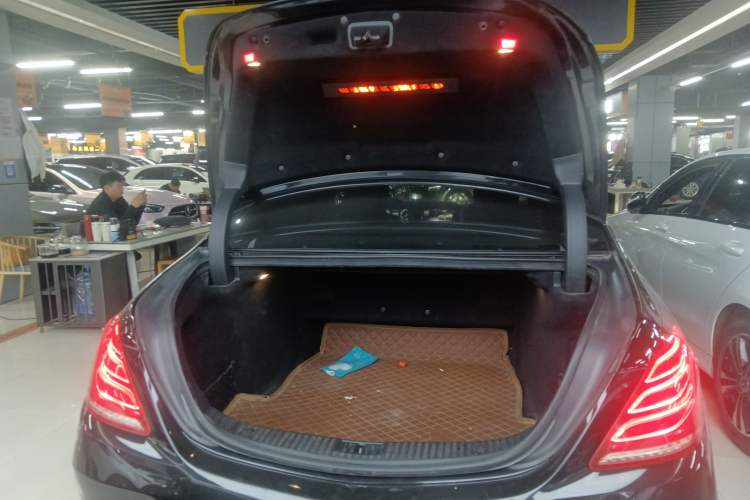 Used Mercedes-Benz S-Class 2014 S 320 L Luxury Model Trunk