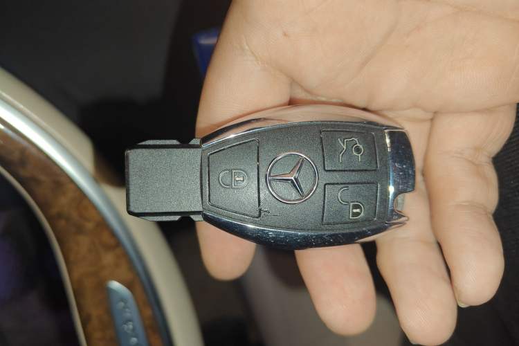 Used Mercedes-Benz S-Class 2014 S 400 L Luxury Model Vehicle Key
