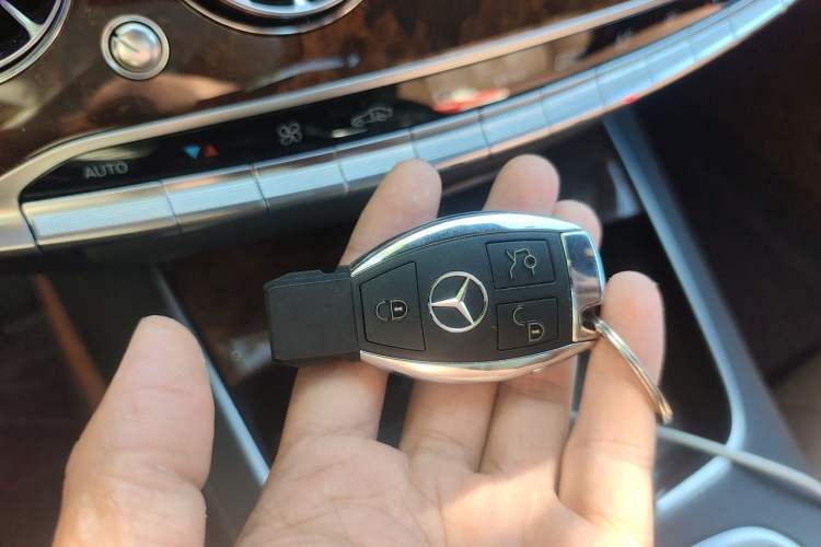 Used Mercedes-Benz S-Class 2014 Restyled S 500 L 4MATIC Vehicle Key