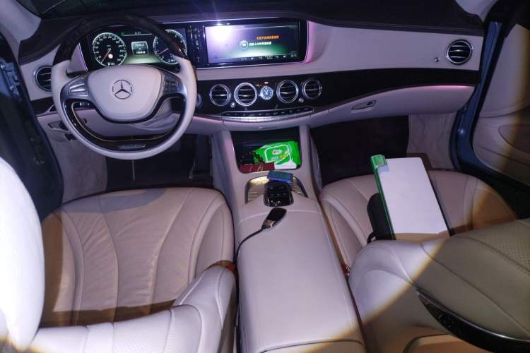 Used Mercedes-Benz S-Class 2014 S 400 L Prestige Edition Audio And AC Panel