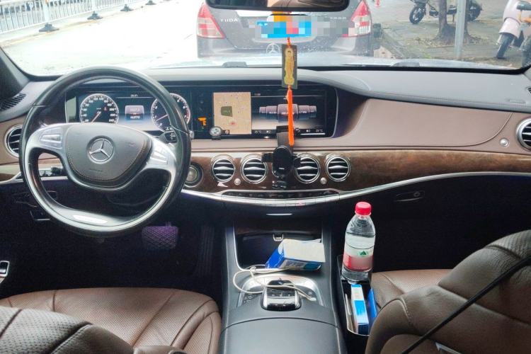 Used Mercedes-Benz S-Class 2014 S 320 L Luxury Model Center Console