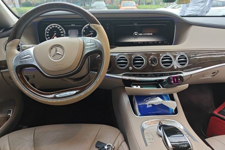 Used Mercedes-Benz S-Class 2014 S 400 L Luxury Model Center Console