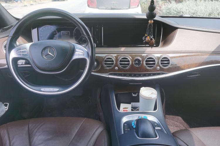 Used Mercedes-Benz S-Class 2014 S 400 L Prestige Edition Center Console