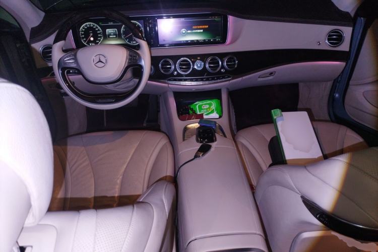 Used Mercedes-Benz S-Class 2014 S 400 L Prestige Edition Center Console