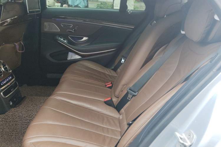 Used Mercedes-Benz S-Class 2014 S 320 L Luxury Model Left Rear Seat
