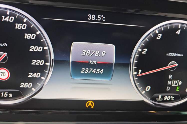 Used Mercedes-Benz S-Class 2014 S 400 L Luxury Model Odometer Close Up