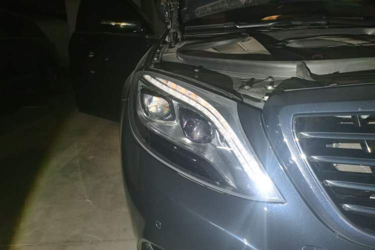 Used Mercedes-Benz S-Class 2014 S 400 L HYBRID Right Front Headlight