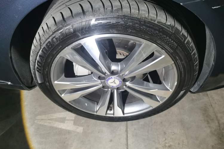 Used Mercedes-Benz S-Class 2014 S 400 L HYBRID Right Front Wheel Hub
