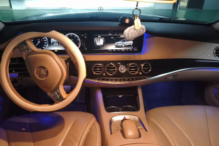 Used Mercedes-Benz S-Class 2014 S 400 L Prestige Edition Center Console