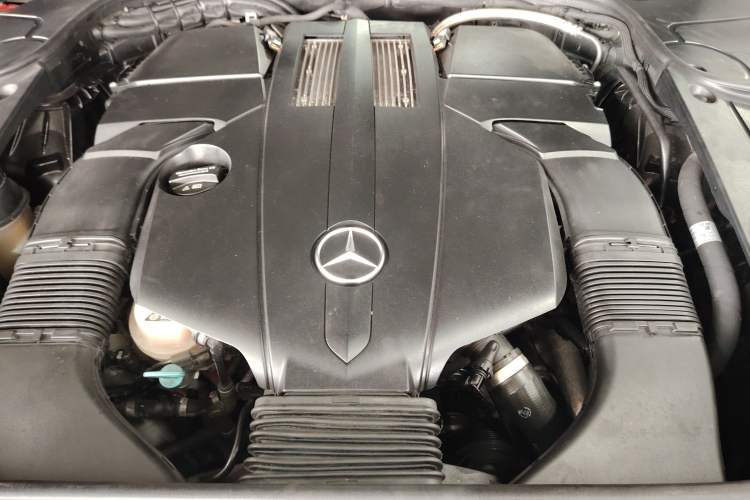 Used Mercedes-Benz S-Class 2014 S 320 L Business Model Engine Bay