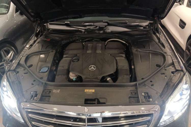 Used Mercedes-Benz S-Class 2014 S 320 L Business Model Engine Bay