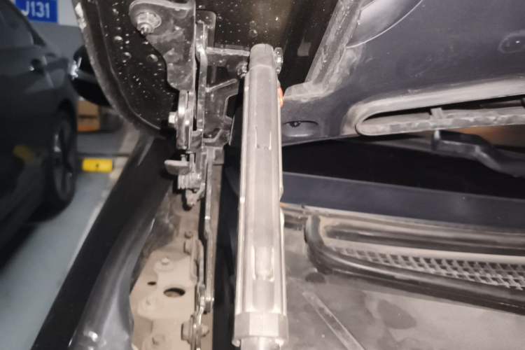 Used Mercedes-Benz S-Class 2014 S 400 L Prestige Edition Engine Bay Right