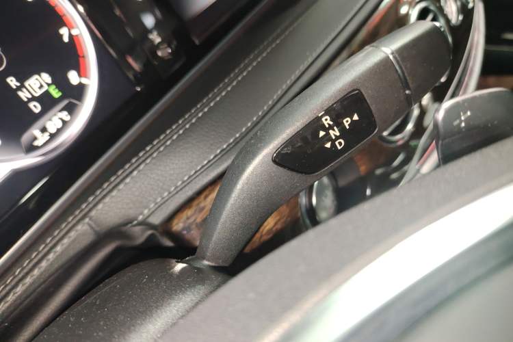 Used Mercedes-Benz S-Class 2014 S 320 L Business Model Gear Lever