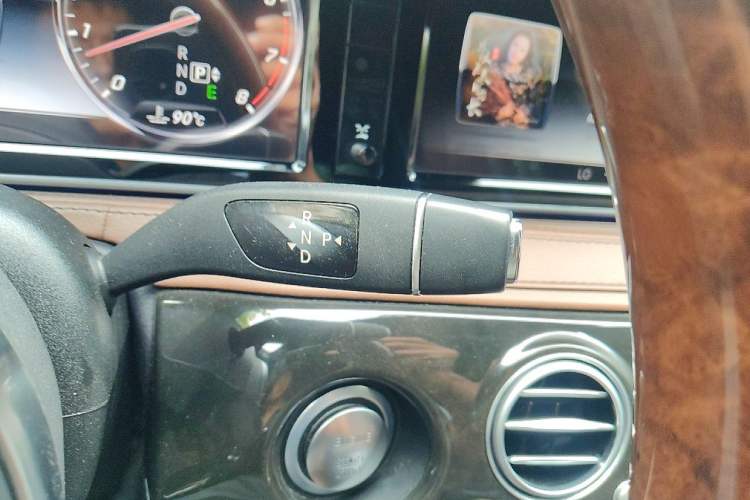 Used Mercedes-Benz S-Class 2014 S 320 L Luxury Model Gear Lever
