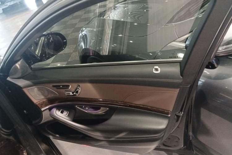 Used Mercedes-Benz S-Class 2014 S 320 L Business Model Interior 5