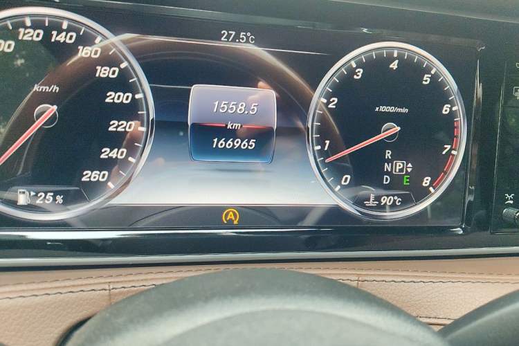 Used Mercedes-Benz S-Class 2014 S 320 L Luxury Model Odometer Close Up