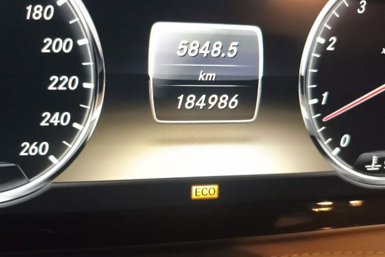 Used Mercedes-Benz S-Class 2014 S 400 L Prestige Edition Odometer Close Up