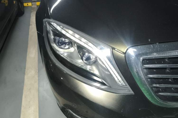 Used Mercedes-Benz S-Class 2014 S 400 L Prestige Edition Right Front Headlight