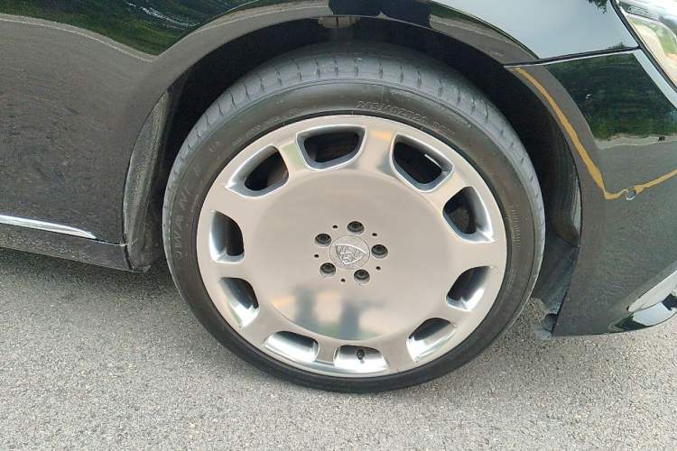 Used Mercedes-Benz S-Class 2014 S 320 L Luxury Model Right Front Wheel Hub