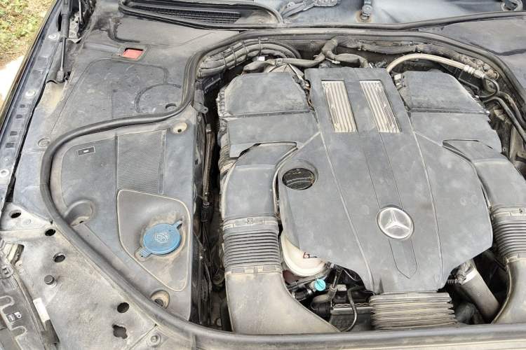 Used Mercedes-Benz S-Class 2014 S 320 L Luxury Model Engine Bay Right