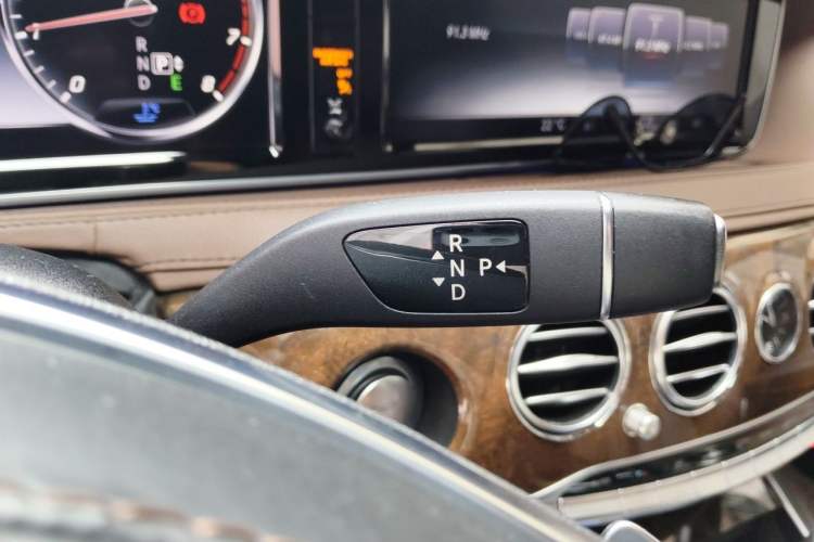 Used Mercedes-Benz S-Class 2014 S 320 L Luxury Model Gear Lever