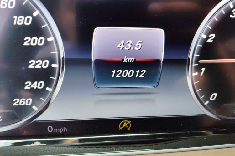 Used Mercedes-Benz S-Class 2014 S 320 L Luxury Model Odometer Close Up