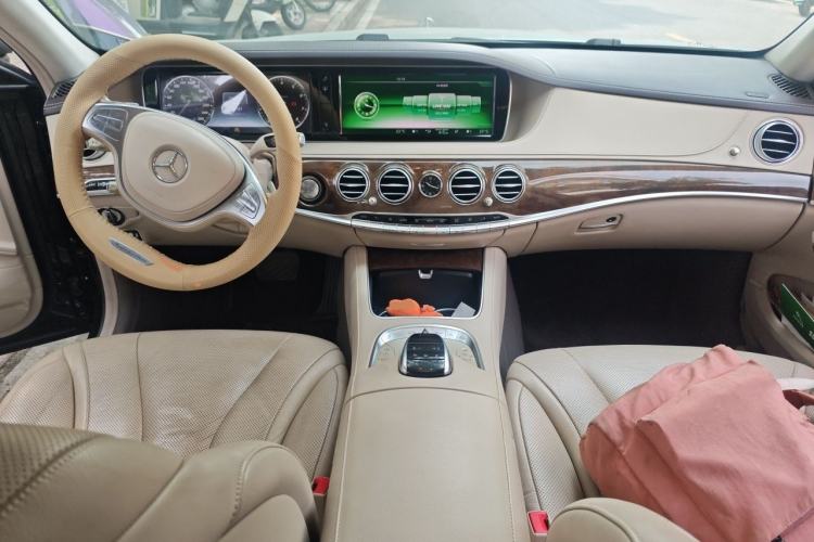 Used Mercedes-Benz S-Class 2014 S 320 L Luxury Model Center Console