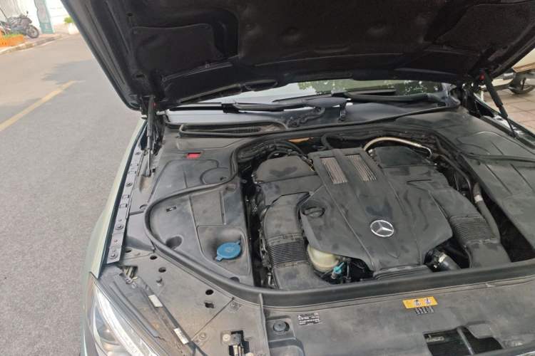 Used Mercedes-Benz S-Class 2014 S 320 L Luxury Model Engine Bay Right
