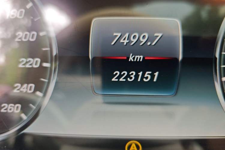 Used Mercedes-Benz S-Class 2014 S 320 L Luxury Model Odometer Close Up