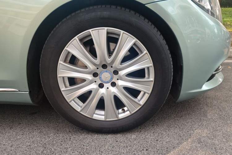 Used Mercedes-Benz S-Class 2014 S 320 L Luxury Model Right Front Wheel Hub