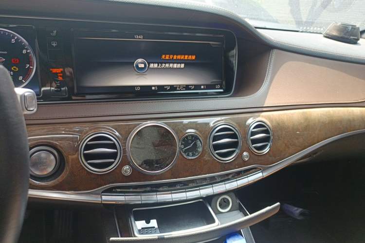 Used Mercedes-Benz S-Class 2014 S 320 L Luxury Model Audio And AC Panel