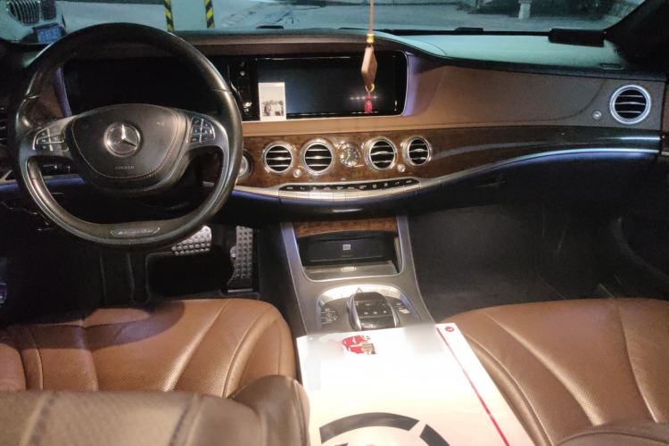 Used Mercedes-Benz S-Class 2014 S 320 L Business Model Center Console