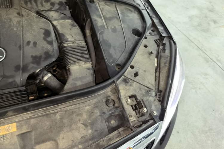 Used Mercedes-Benz S-Class 2014 S 400 L Prestige Edition Engine Bay Left
