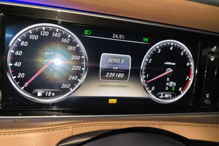 Used Mercedes-Benz S-Class 2014 S 400 L Prestige Edition Odometer Close Up