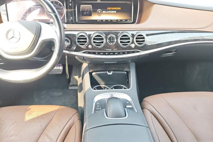 Used Mercedes-Benz S-Class 2014 S 400 L Prestige Edition Audio And AC Panel