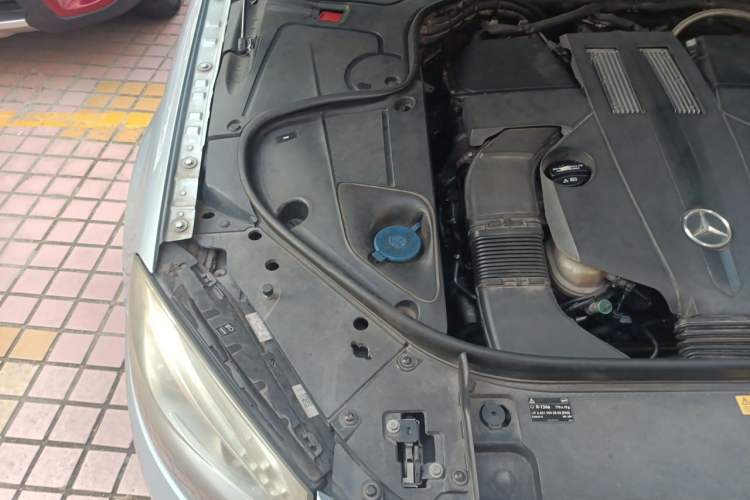 Used Mercedes-Benz S-Class 2014 S 320 L Luxury Model Engine Bay Right