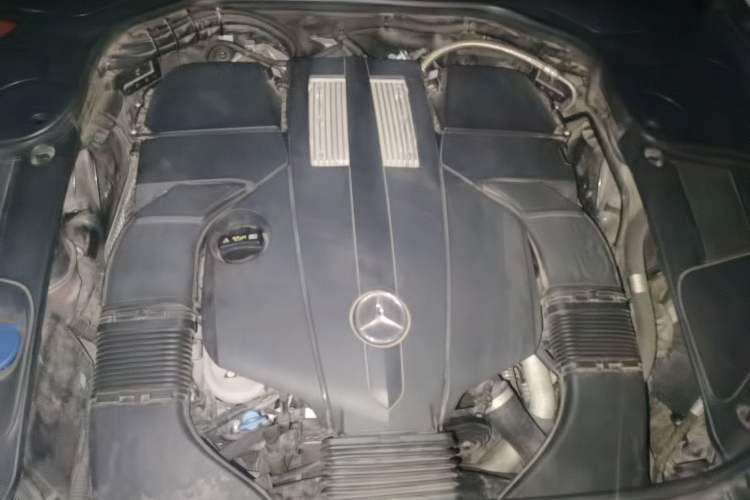 Used Mercedes-Benz S-Class 2014 S 320 L Business Model Engine Bay