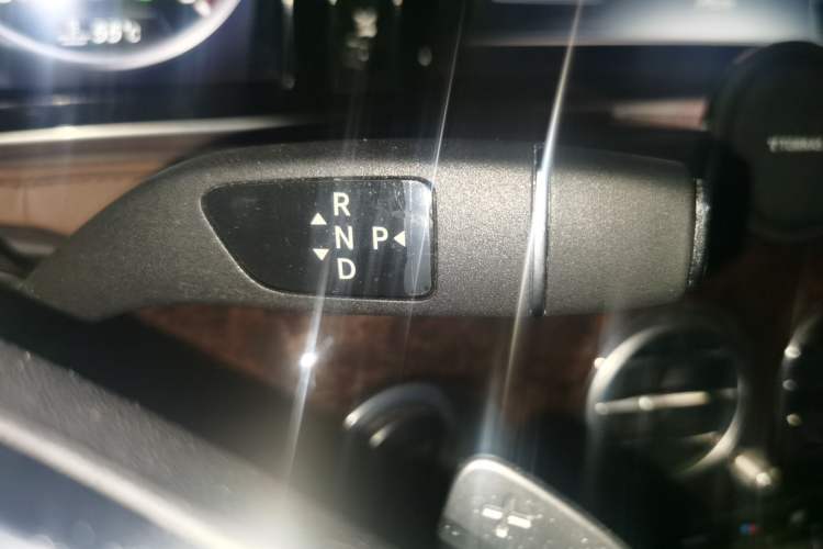 Used Mercedes-Benz S-Class 2014 S 320 L Business Model Gear Lever