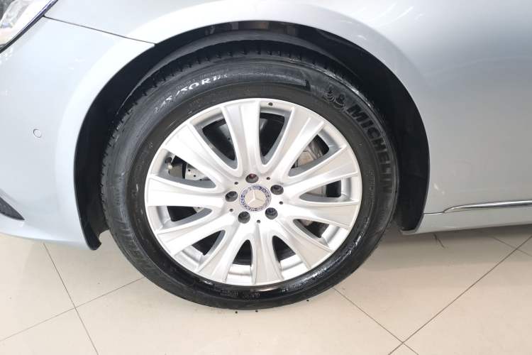 Used Mercedes-Benz S-Class 2014 S 320 L Business Model Left Front Wheel Hub
