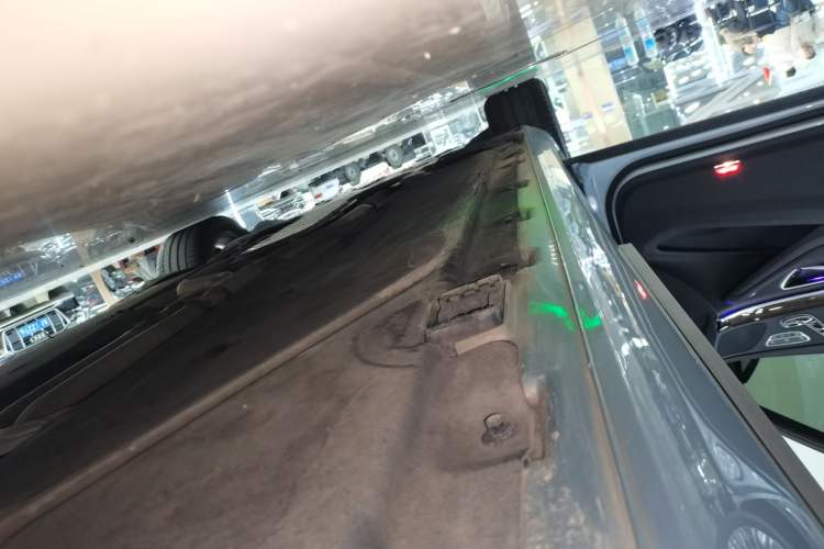 Used Mercedes-Benz S-Class 2014 S 320 L Business Model Left Side Sill