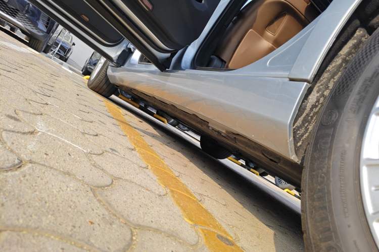 Used Mercedes-Benz S-Class 2014 S 400 L Prestige Edition Left Side Sill