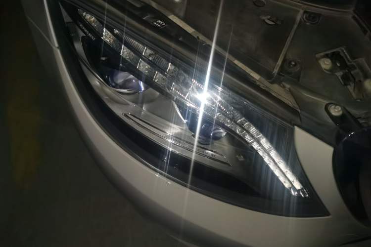 Used Mercedes-Benz S-Class 2014 S 320 L Business Model Right Front Headlight