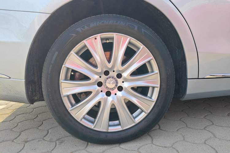 Used Mercedes-Benz S-Class 2014 S 400 L Prestige Edition Right Rear Wheel Hub