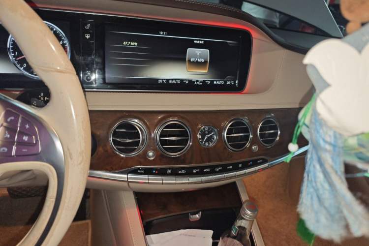 Used Mercedes-Benz S-Class 2014 S 400 L Prestige Edition Audio And AC Panel