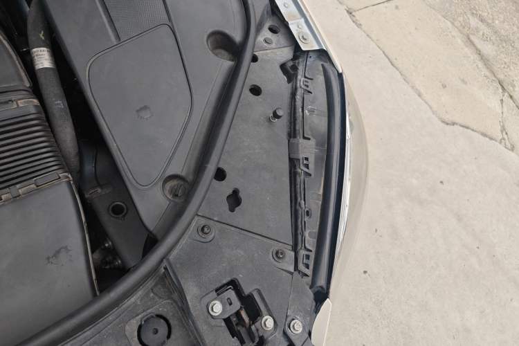 Used Mercedes-Benz S-Class 2014 S 320 L Luxury Model Engine Bay Left