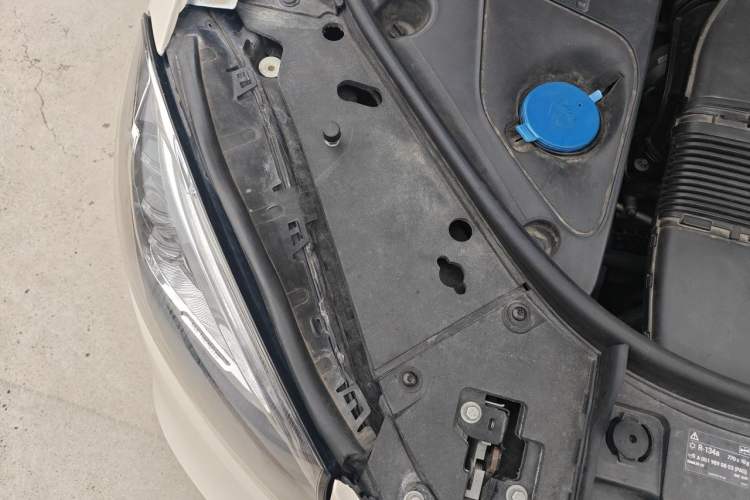 Used Mercedes-Benz S-Class 2014 S 320 L Luxury Model Engine Bay Right