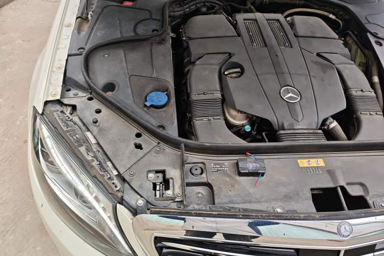 Used Mercedes-Benz S-Class 2014 S 320 L Luxury Model Engine Bay Right